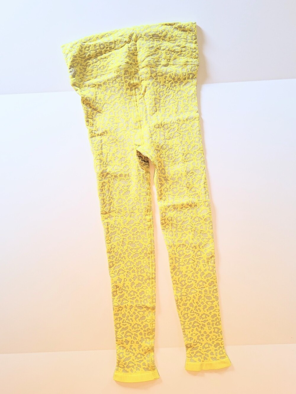 NWOT Free People Movement Good Karma Leopard Print Leggings Activewear Med/Lg - Picture 4 of 16